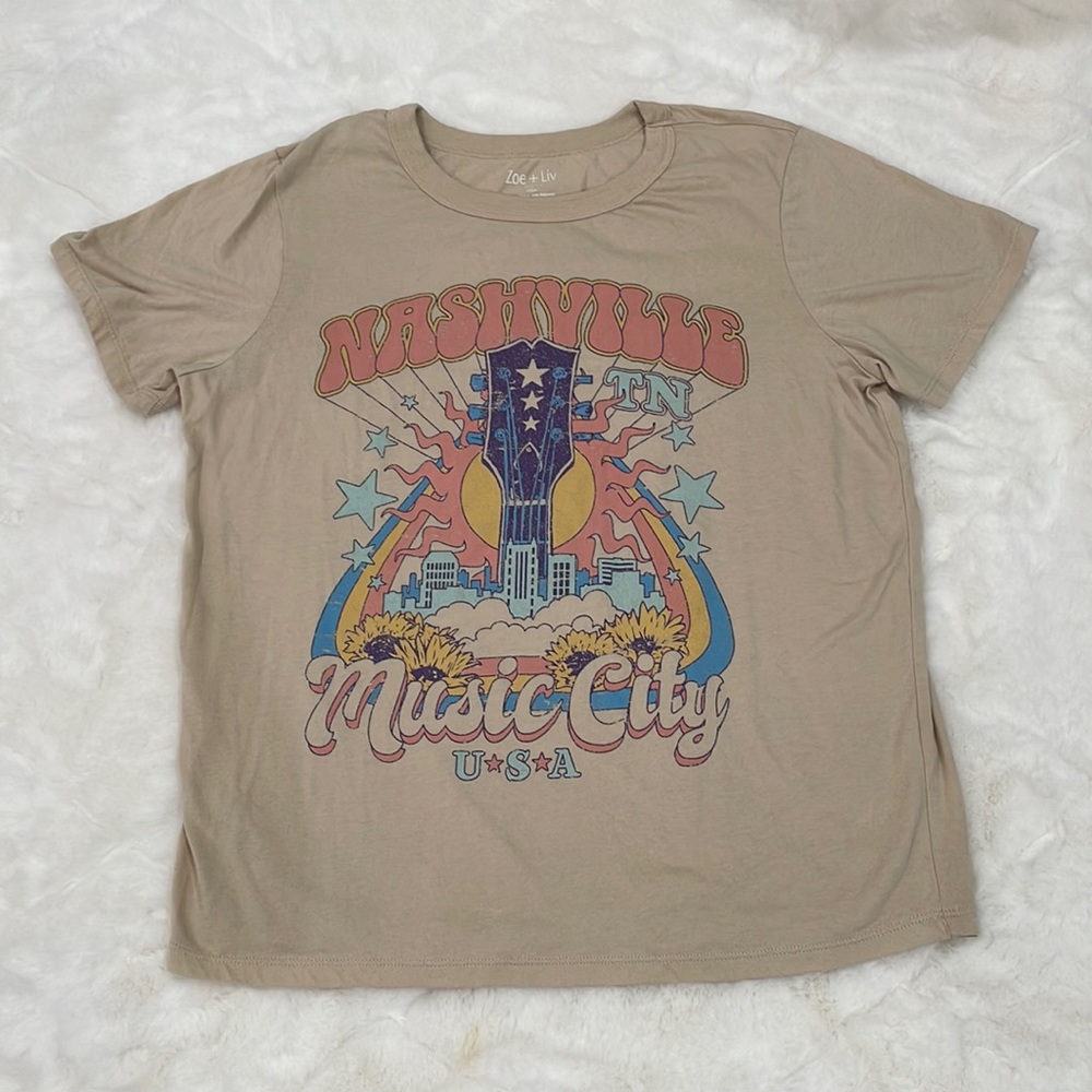 Cute tan Nashville tee-shirt!